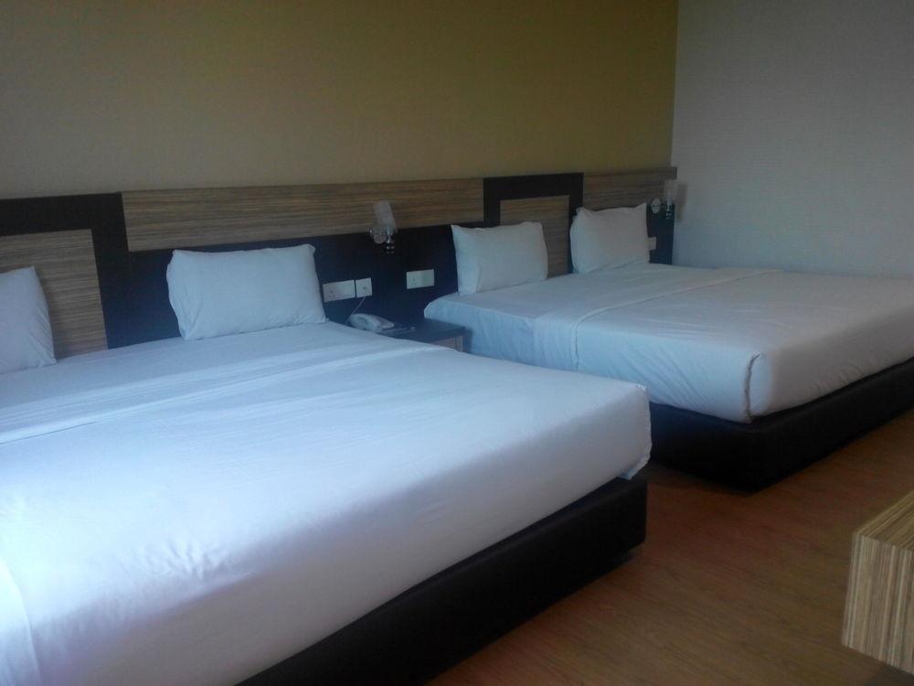 7 Heaven Boutique Hotel Pasir Gudang Buitenkant foto