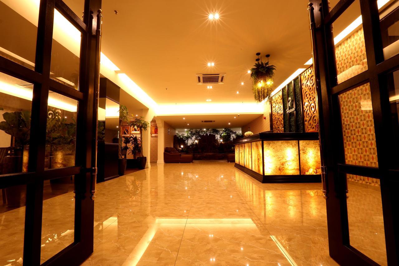 7 Heaven Boutique Hotel Pasir Gudang Buitenkant foto